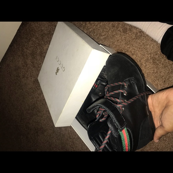 Shoes - Picture 3 of 4